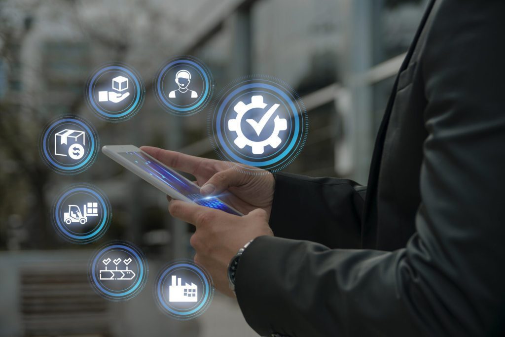 تنفيذ الاستراتيجية، الحوكمة والمخاطر